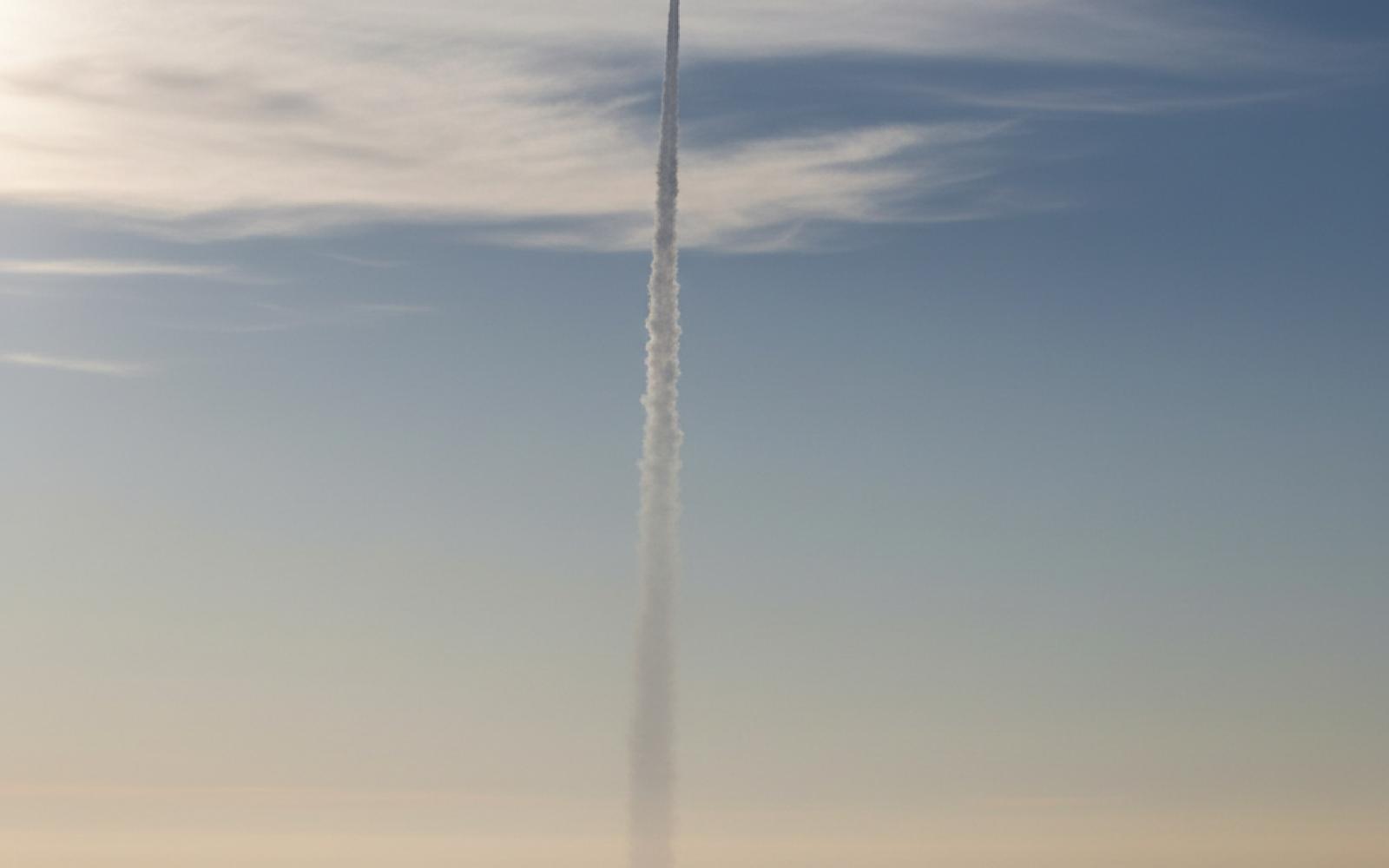 كوريا الشمالية تطلق صواريخ متطورة مبررةً ذلك بـ"أزمة جيوسياسية" واعتقال مادورو