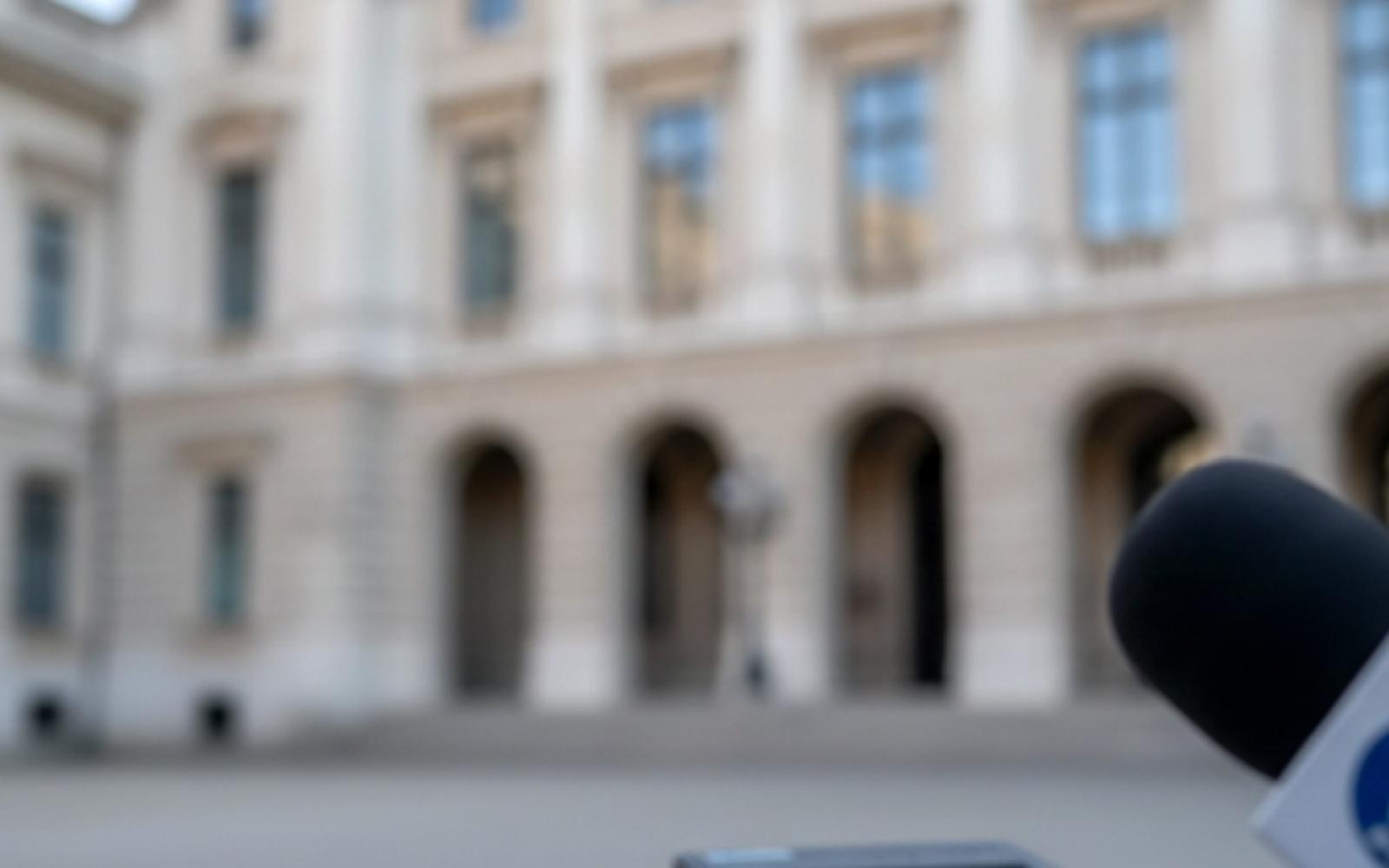 الإليزيه يطمئن بشأن عين ماكرون: نزيف بسيط في وعاء دموي لا يدعو للقلق